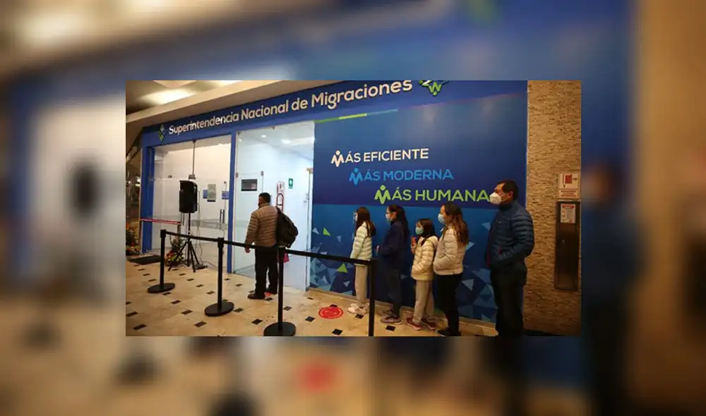 Así como puedes actualizar tus datos migratorios de forma virtual, recuerda que puedes acercarte a las agencias descentralizadas, como la del Jockey Plaza de Surco. Foto: Sunarp/Facebook