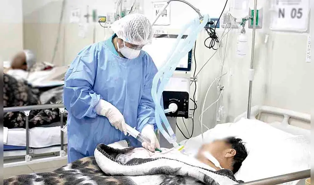 Por colapsar. Unidad de Cuidados Intensivos del hospital regional se encuentra saturada. Pacientes son entubados en cuidados intermedios. Foto: difusión Por colapsar. Unidad de Cuidados Intensivos del hospital regional se encuentra saturada. Pacientes son entubados en cuidados intermedios. Foto: difusión