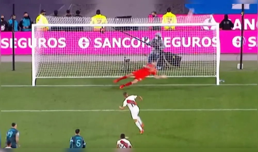 Perú vs. Argentina: Yoshimar Yotún falló penal al minuto 65 del partido. Foto: Captura Movistar Perú vs. Argentina: Yoshimar Yotún falló penal al minuto 65 del partido. Foto: Captura Movistar