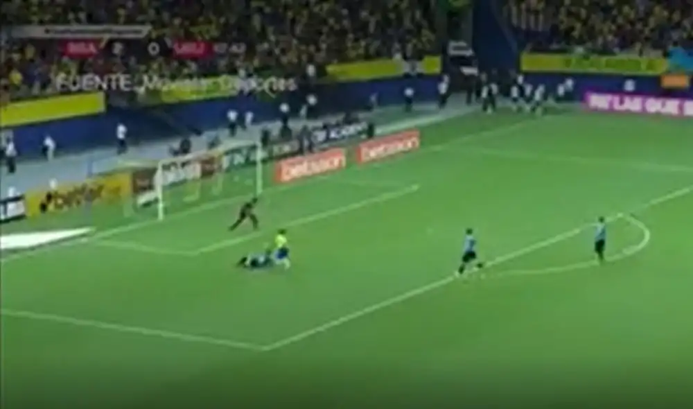 Raphinha anotó el 3-0 ante Uruguay. Foto: Captura Movistar Deportes.