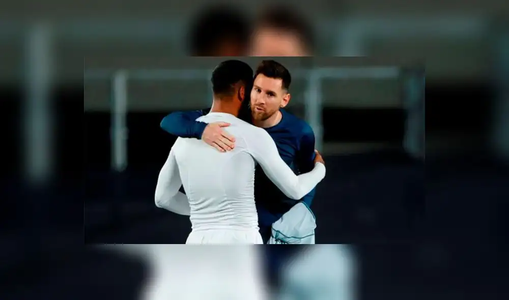 Perú vs. Argetina: Lionel Messi y Miguel Trauco se abrazaron al intercambiar camisetas. Foto: EFE