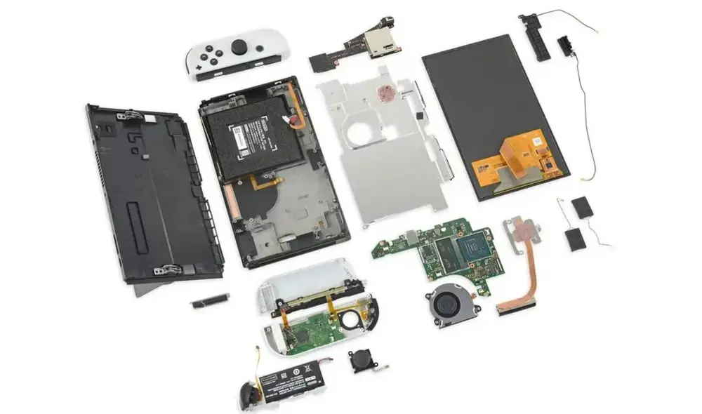 Nintendo ha rediseñado buena parte del interior de su consola y grupo de expertos lo califica como una "genialidad". Foto: iFixit