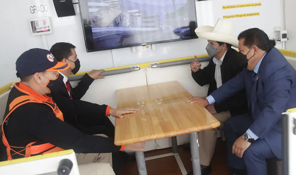 Pedro Castillo visitó las instalaciones del COEN en Chorrillos. Foto: Presidencia Pedro Castillo visitó las instalaciones del COEN en Chorrillos. Foto: Presidencia