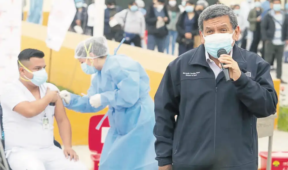 Importante. Empezó la vacunación de refuerzo al personal de salud. Ellos habían recibido Sinopharm y ahora tendrán Pfizer. Foto: Félix Contreras / La República Importante. Empezó la vacunación de refuerzo al personal de salud. Ellos habían recibido Sinopharm y ahora tendrán Pfizer. Foto: Félix Contreras / La República