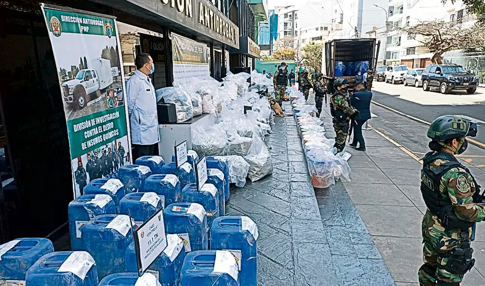 Cargamento. La droga confiscada fue mostrada ayer por la Policía en la sede de la Dirandro. Foto: difusión