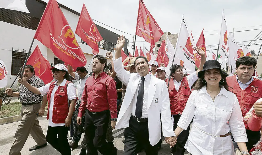 Segundo rechazo. Integrantes del Tribunal Constitucional reiteran a Vladimir Cerrón que su sentencia aún está vigente. Foto: difusión Segundo rechazo. Integrantes del Tribunal Constitucional reiteran a Vladimir Cerrón que su sentencia aún está vigente. Foto: difusión