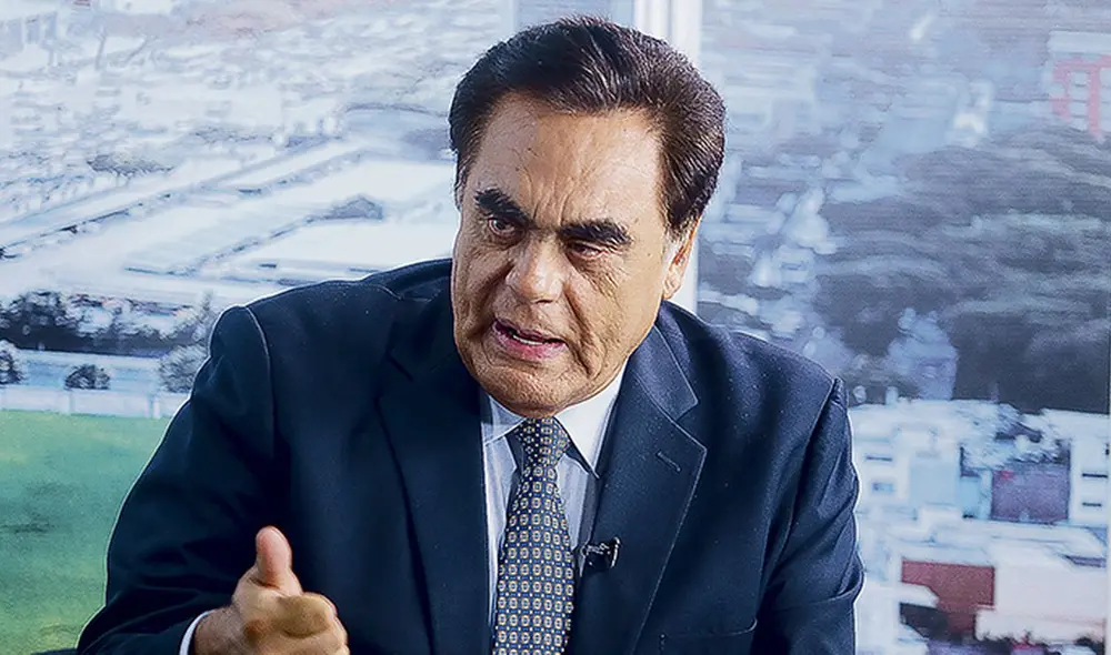 Luis Gonzales Posada consideró que el canciller Óscar Maúrtua deberá responder por nombrar como embajador a una persona que no cumple con los requisitos para el puesto. Foto: La República