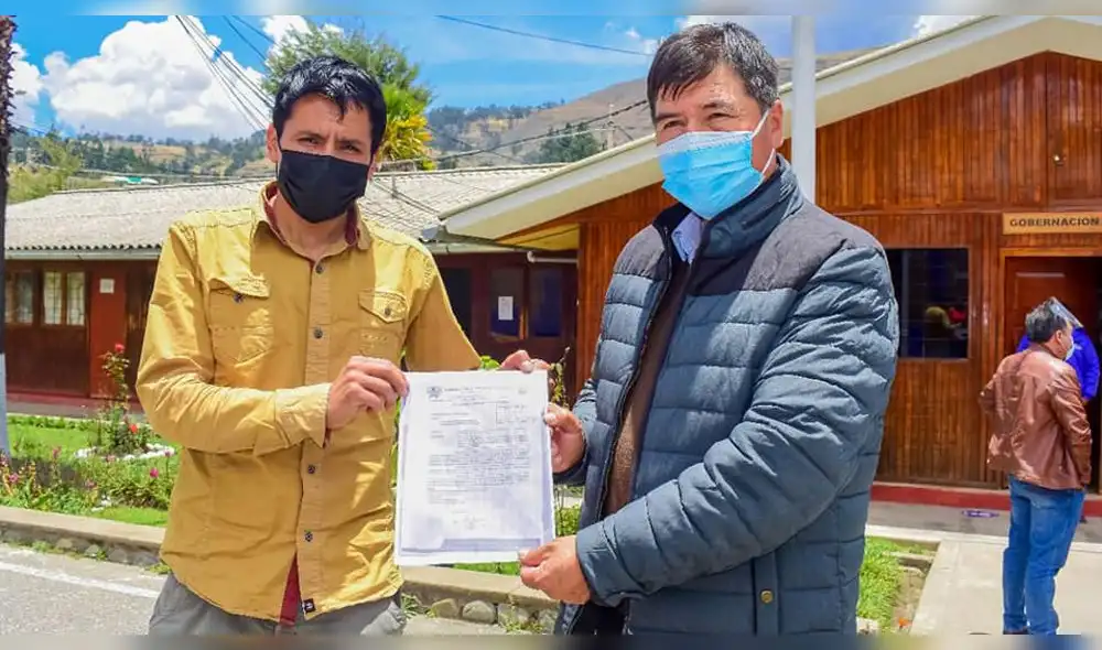 Alcalde distrital de Parobamba, Edgardo Amancio Murillo, gestionó ejecución de obra para sector de Quichua. Foto: Gore Áncash.