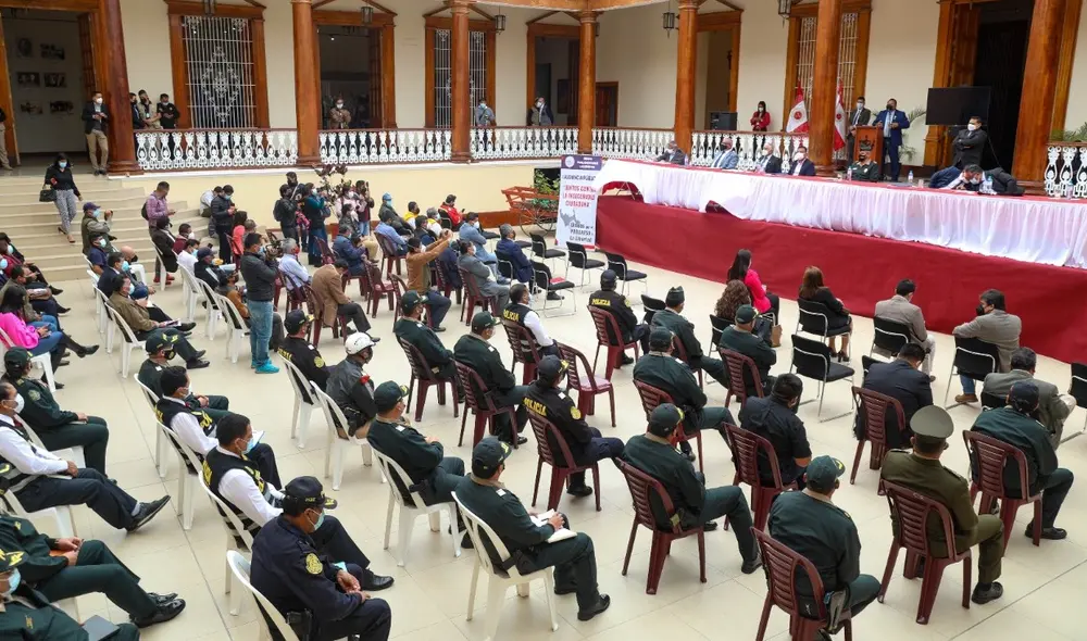 Alcalde José Ruiz Vega cuestionó la realización de la audiencia Juntos Contra la Inseguridad Ciudadana. Foto: Prensa MPT Alcalde José Ruiz Vega cuestionó la realización de la audiencia Juntos Contra la Inseguridad Ciudadana. Foto: Prensa MPT