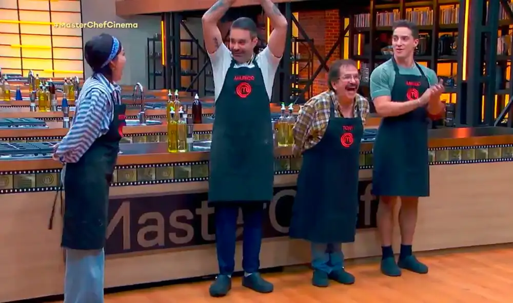 El jurado sorprendió al anunciar que nadie sería eliminado de Masterchef celebrity México. Foto: captura de Azteca Uno El jurado sorprendió al anunciar que nadie sería eliminado de Masterchef celebrity México. Foto: captura de Azteca Uno