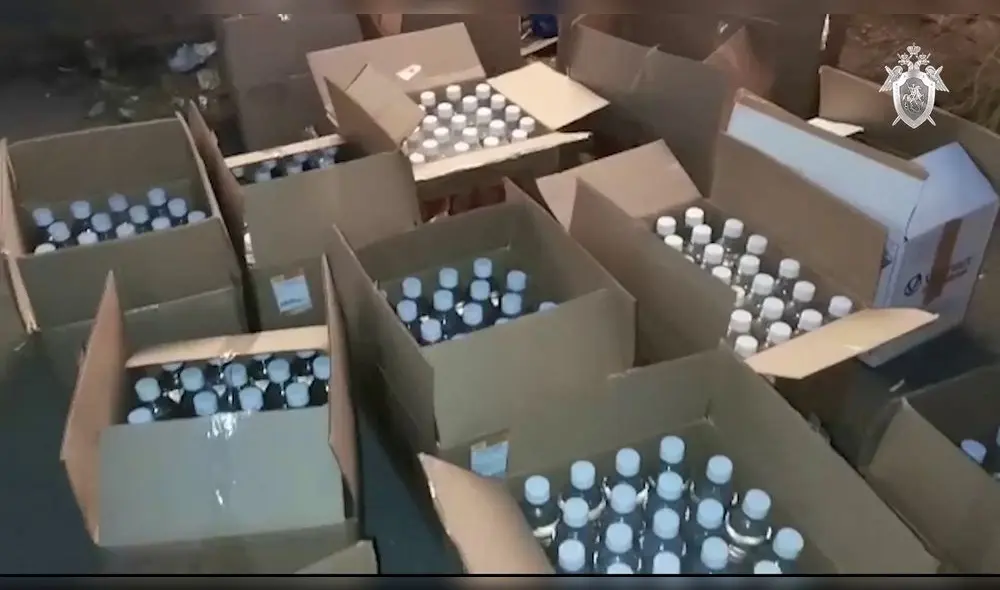 A principios de octubre, al menos 36 personas murieron en la región de Orenburg tras ingerir alcohol adulterado que contenía metanol. Foto: Investigative Committee of Russia/AFP A principios de octubre, al menos 36 personas murieron en la región de Orenburg tras ingerir alcohol adulterado que contenía metanol. Foto: Investigative Committee of Russia/AFP