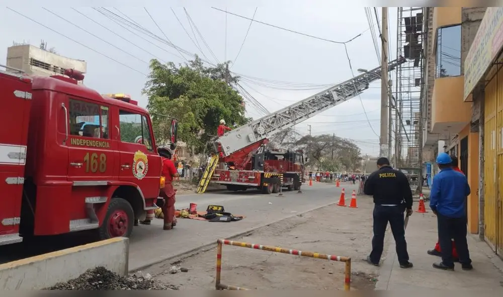 Esperan la llegada de la Fiscalía para el levantamiento del cadáver. Foto: Raúl Egúsquiza/URPI-LR Esperan la llegada de la Fiscalía para el levantamiento del cadáver. Foto: Raúl Egúsquiza/URPI-LR