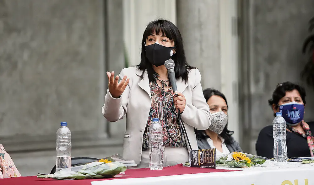 Diálogo. Titular de la PCM, Mirtha Vásquez, tiene previsto esta semana reunirse con las bancadas del Congreso para escuchar sus posiciones y llegar a consensos para el voto de confianza.  Foto: Antonio Melgarejo / La República
