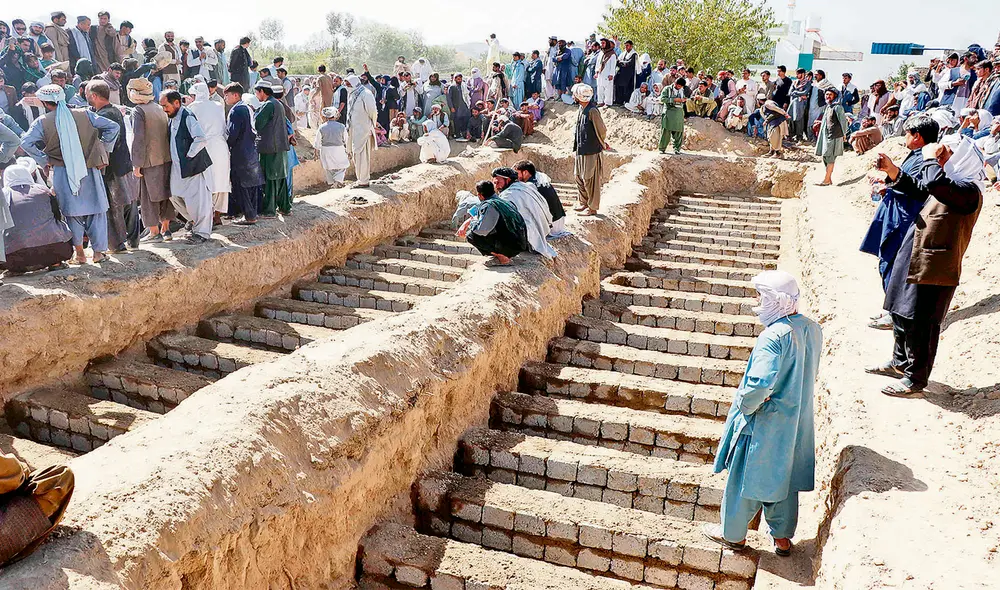 Agresión. Un mínimo de 60 personas fallecieron a causa del último atentado del Estado Islámico en Afganistán. Foto: EFE Agresión. Un mínimo de 60 personas fallecieron a causa del último atentado del Estado Islámico en Afganistán. Foto: EFE