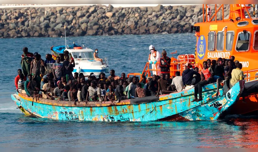El buque de Salvamento Marítimo Salvamar Macondo ha rescatado este jueves a 200 varones al oeste de Gran Canaria y los ha trasladado al muelle de Arguineguín. Foto: Elvira Urquijo/EFE/referencial El buque de Salvamento Marítimo Salvamar Macondo ha rescatado este jueves a 200 varones al oeste de Gran Canaria y los ha trasladado al muelle de Arguineguín. Foto: Elvira Urquijo/EFE/referencial