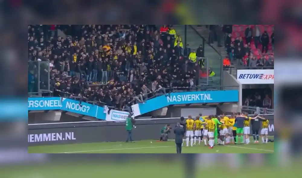 Eredivisie: tribuna colapsó cuando hinchas del Vitesse festejaban el triunfo. Foto: Captura ESPN