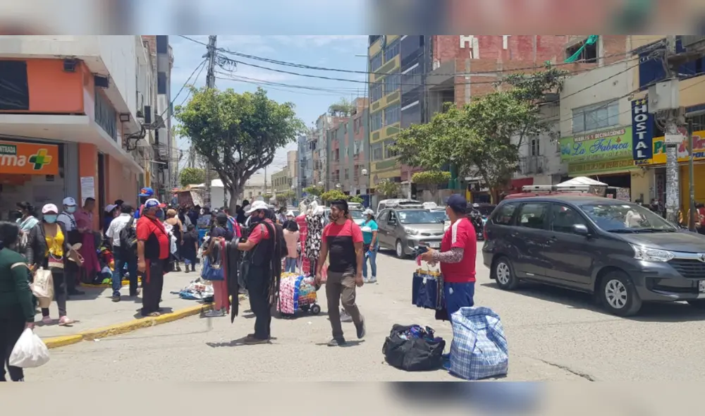 La informalidad en Chiclayo es un problema que debe atender el fobierno local, afirmó Cardoso. Foto: La República