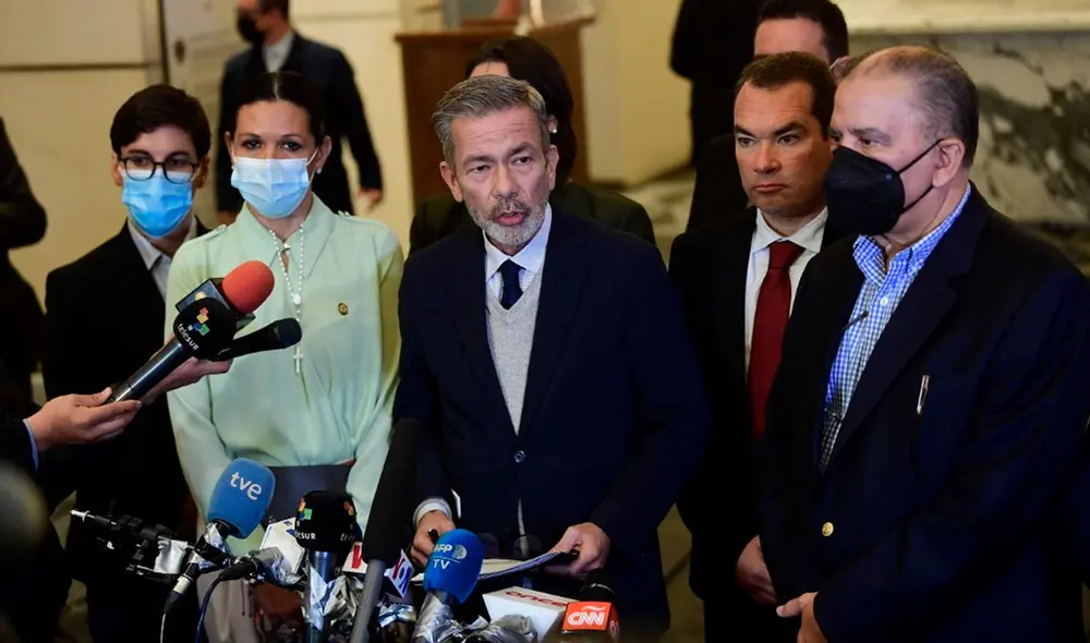 “Exhortamos a la contraparte a reanudar cuanto antes las sesiones en México para producir los acuerdos necesarios”, dijo el jefe de la delegación opositora, Gerardo Blyde. Foto: AFP “Exhortamos a la contraparte a reanudar cuanto antes las sesiones en México para producir los acuerdos necesarios”, dijo el jefe de la delegación opositora, Gerardo Blyde. Foto: AFP