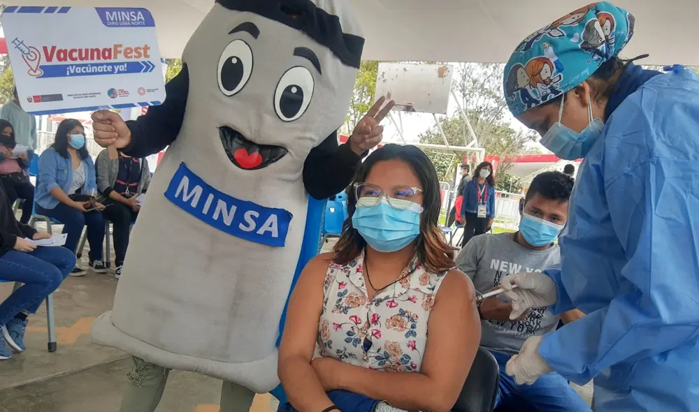 El 50% de la población objetivo ya tiene las dos dosis contra la COVID-19. Foto: Minsa El 50% de la población objetivo ya tiene las dos dosis contra la COVID-19. Foto: Minsa