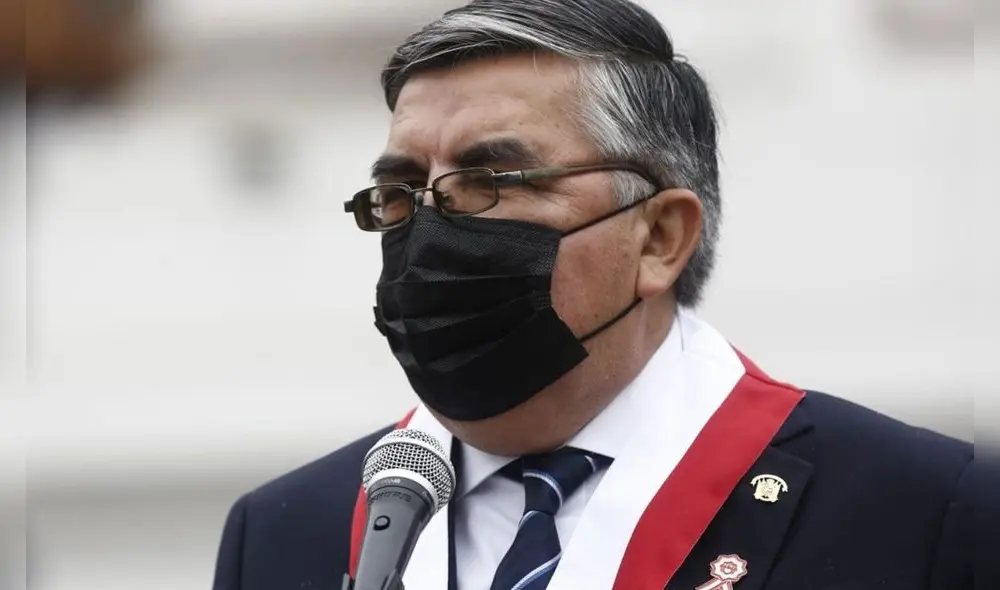 Alex Paredes considera que el cambio de Constitución no es una prioridad en el grupo de docentes de Perú Libre. Foto: La República