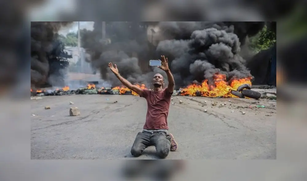 Haití vivió el lunes una jornada de protestas por el secuestro. Liszt Quitel, ministro de Justicia de Haití, precisó que están intentando lograr la liberación de los rehenes sin pagar el monto solicitado por la banda, ya que el dinero podría ser utilizado para comprar más armas y municiones. Foto: AFP Haití vivió el lunes una jornada de protestas por el secuestro. Liszt Quitel, ministro de Justicia de Haití, precisó que están intentando lograr la liberación de los rehenes sin pagar el monto solicitado por la banda, ya que el dinero podría ser utilizado para comprar más armas y municiones. Foto: AFP