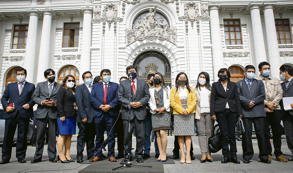 Riesgo de quiebre. La bancada de Perú Libre mantiene sus diferencias internas. El voto de investidura puede apurar que el grupo finalmente se separe. Foto: Antonio Melgarejo/ La República