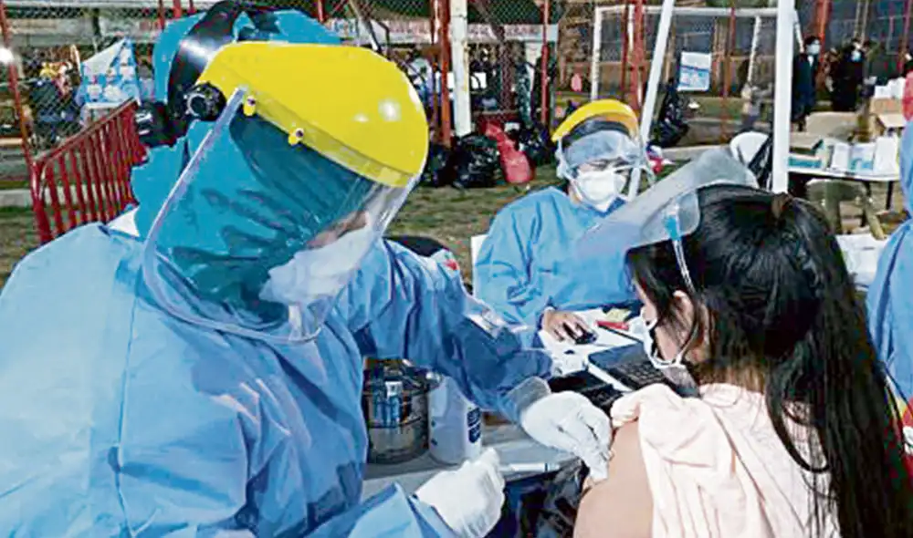 Nuevo grupo. La vacunación de los menores se iniciará de manera conjunta en todo el país. Se requiere más de 7 millones de dosis para ellos. Foto: difusión Nuevo grupo. La vacunación de los menores se iniciará de manera conjunta en todo el país. Se requiere más de 7 millones de dosis para ellos. Foto: difusión