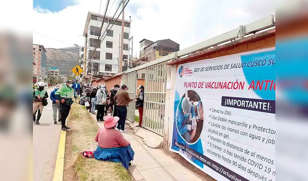 Vacunatorio. Pérdida de los 28 frascos se produjo en vacunatorio de colegio de Ingenieros. Foto: difusión Vacunatorio. Pérdida de los 28 frascos se produjo en vacunatorio de colegio de Ingenieros. Foto: difusión