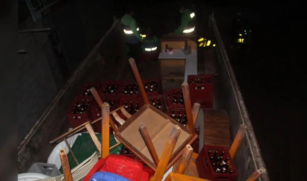 Efectivos de la policía intervienen seis bares clandestinos en Majes, donde se ingerían bebidas alcohólicas e incumplían medidas de sanitarias. Foto: Referencial. Efectivos de la policía intervienen seis bares clandestinos en Majes, donde se ingerían bebidas alcohólicas e incumplían medidas de sanitarias. Foto: Referencial.