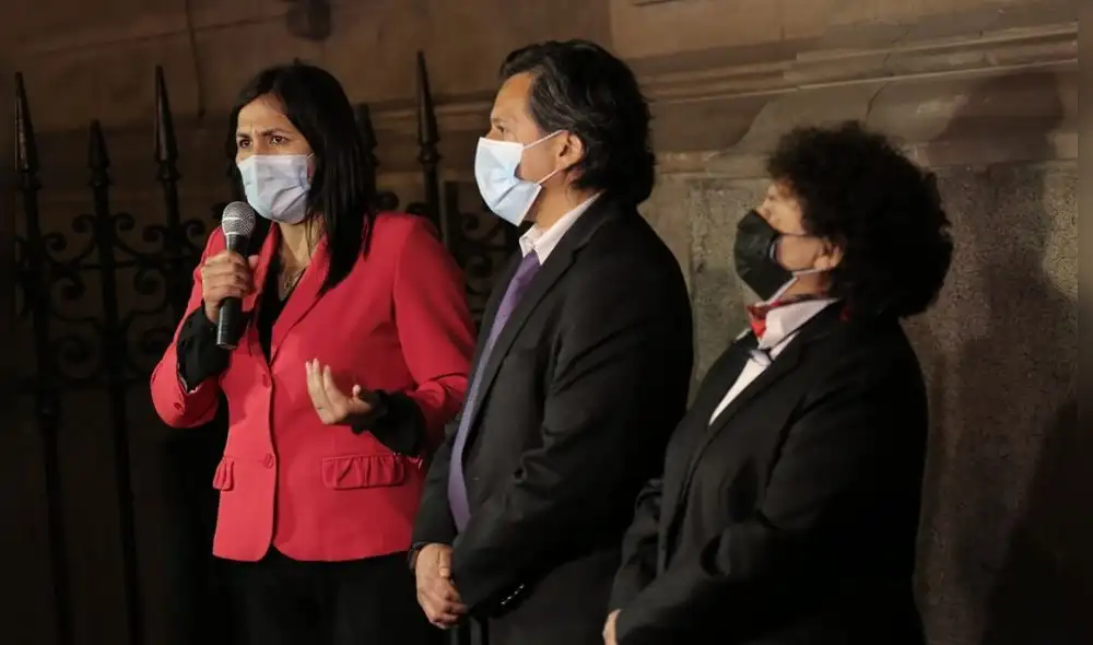 Los congresistas del Partido Morado mostraron su respaldo a la presidenta de la PCM. Foto: John Reyes / La República