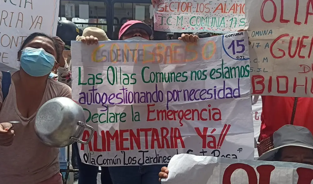 Ollas comunes exigen la aprobación de la Ley de Emergencia Alimentaria tal como se presentó en la Comisión Agraria. Foto: Jessica Merino / URPI-LR Ollas comunes exigen la aprobación de la Ley de Emergencia Alimentaria tal como se presentó en la Comisión Agraria. Foto: Jessica Merino / URPI-LR