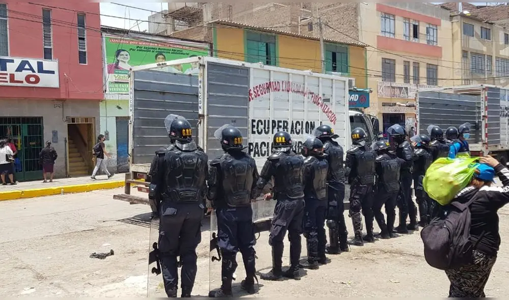 Efectivos evitan que se restablezca la actividad comercial informal. Foto: Carlos Vásquez/URPI-GLR