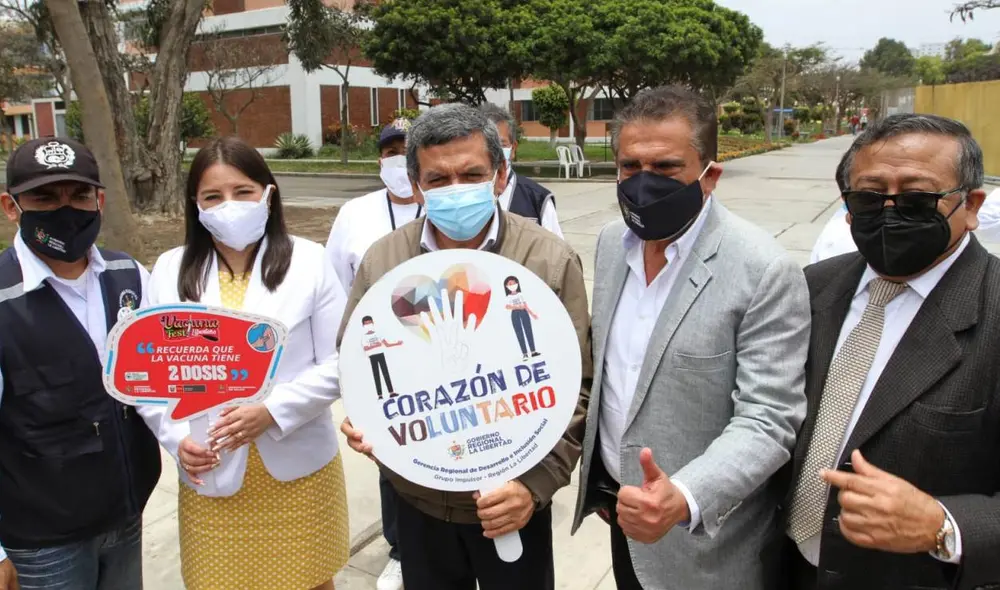 Hernando Cevallos visitó la UNT, donde se realiza el VacunaFest en Trujillo. Foto: Jaime Mendoza /La República Hernando Cevallos visitó la UNT, donde se realiza el VacunaFest en Trujillo. Foto: Jaime Mendoza /La República