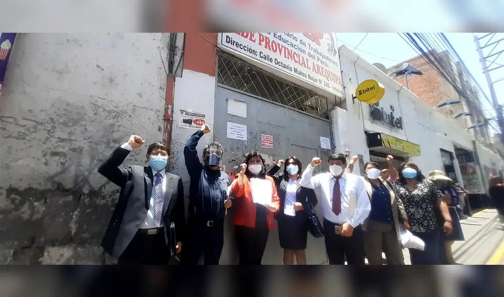 Docentes integrantes del Sutep Arequipa, tenían denuncian irregularidades de secretario Adolfo Quispe, piden su renuncia. Foto: Alexis Choque/La República. Docentes integrantes del Sutep Arequipa, tenían denuncian irregularidades de secretario Adolfo Quispe, piden su renuncia. Foto: Alexis Choque/La República.