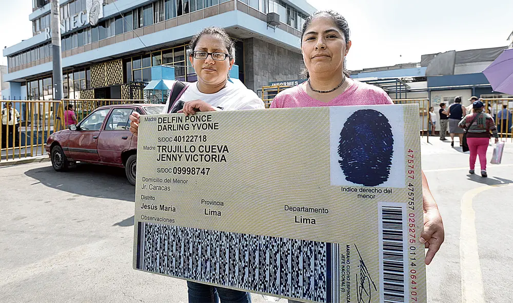 Decepcionadas. Darling y Jenny esperaban que luego de cinco años de espera las apoyaran. Foto: difusión