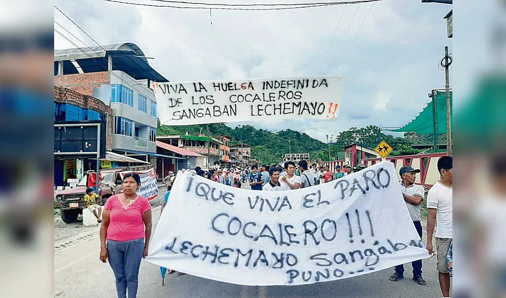 San Gabán. Con bloqueos en la carretera Interoceánica, cocaleros reclaman se detenga la erradicación de la hoja de coca. Foto: difusión