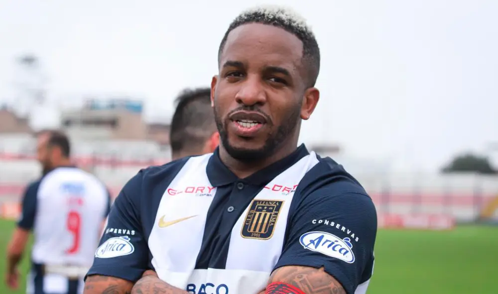 Jefferson Farfán regresó a Alianza Lima tras más de 10 años de estar en el extranjero. Foto: Liga de Fútbol Profesional
