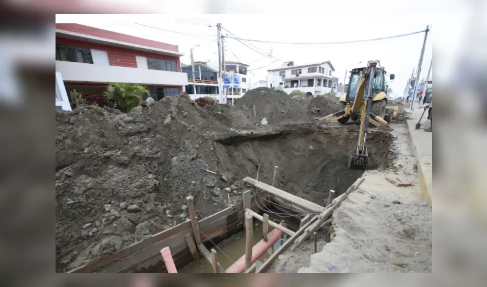 El titular del MVCS afirmó que con la ejecución de obras se reducirán los riesgos que generan los aniegos de aguas residuales. Foto: MVCS El titular del MVCS afirmó que con la ejecución de obras se reducirán los riesgos que generan los aniegos de aguas residuales. Foto: MVCS