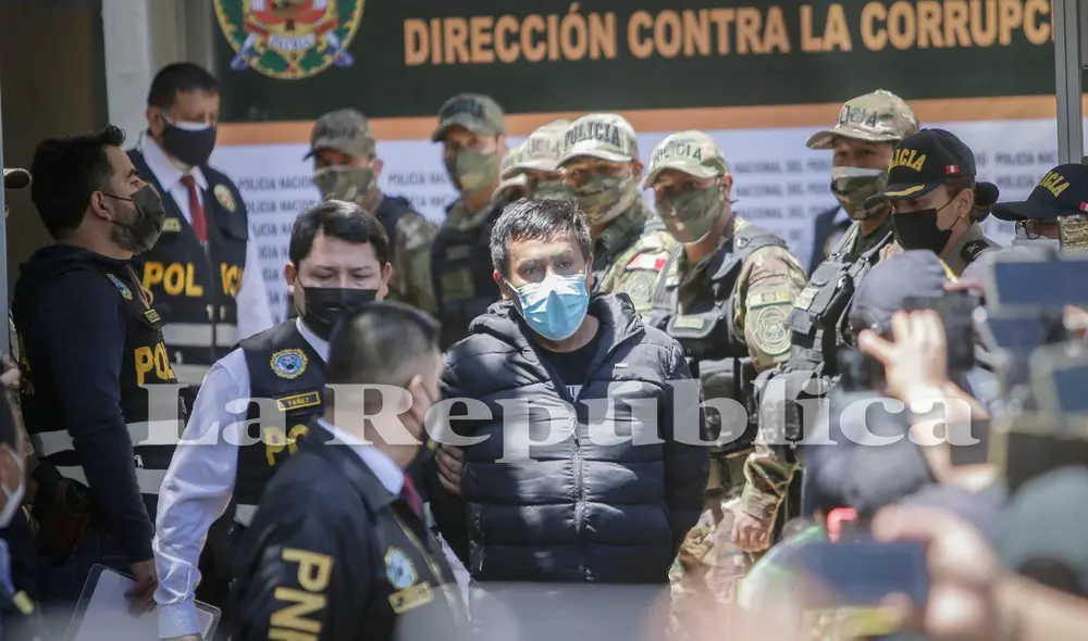 Elmer Cáceres Llica fue detenido por la Policía y el Ministerio Público. Foto: Rodrigo Talavera / La República Elmer Cáceres Llica fue detenido por la Policía y el Ministerio Público. Foto: Rodrigo Talavera / La República