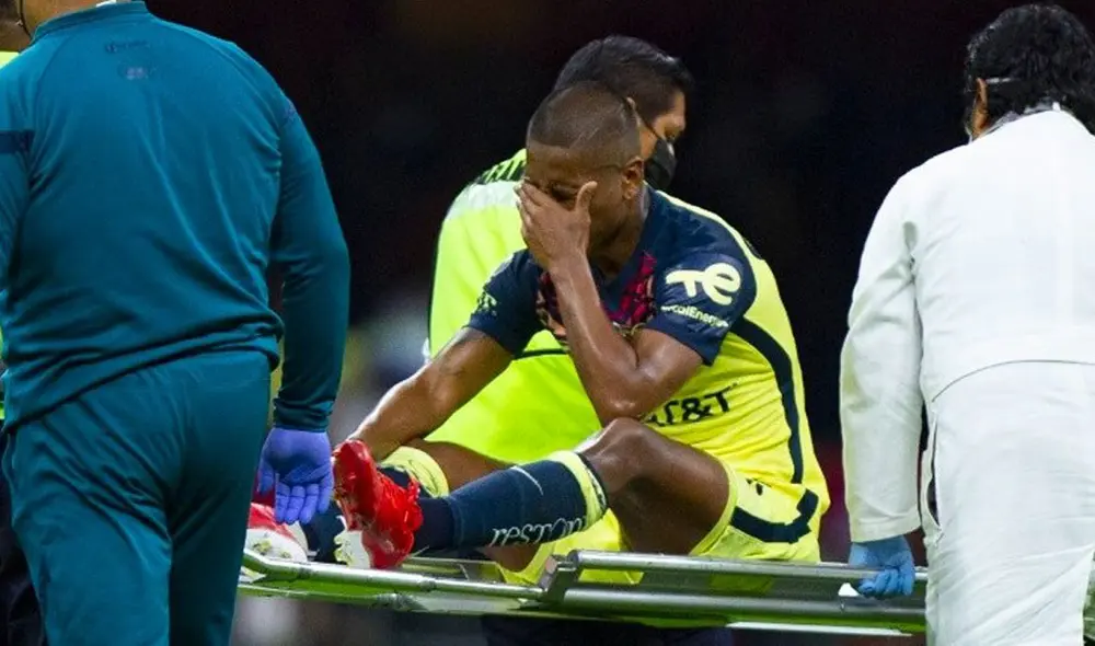 Pedro Aquino fue sustituido por Mario Osuna. Foto: captura de pantalla TUDN Pedro Aquino fue sustituido por Mario Osuna. Foto: captura de pantalla TUDN