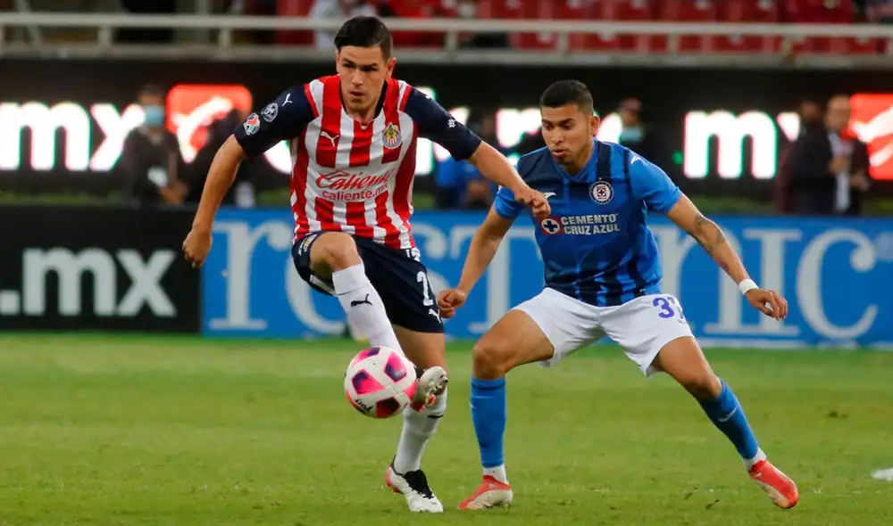 Chivas vs. Cruz Azul se juega en el Estadio Akron. Foto: EFE Chivas vs. Cruz Azul se juega en el Estadio Akron. Foto: EFE