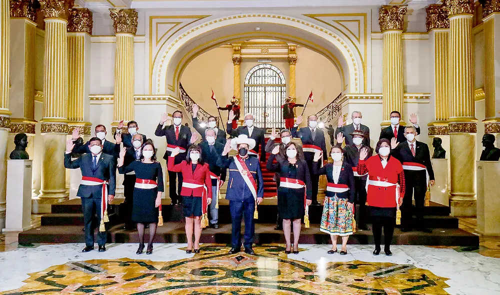 Segundo gabinete del presidente Castillo, encabezado por Mirtha Vásquez. Podría recibir el voto de confianza, pero tiene un problema: Barranzuela. Foto: Sepres Segundo gabinete del presidente Castillo, encabezado por Mirtha Vásquez. Podría recibir el voto de confianza, pero tiene un problema: Barranzuela. Foto: Sepres