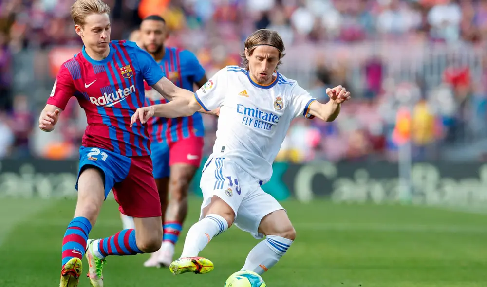 Barcelona puede superar en la tabla a Real Madrid si gana este clásico. Foto: EFE