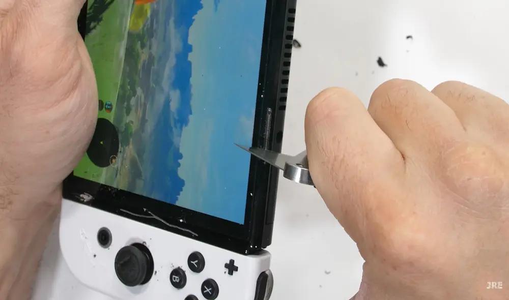 El youtuber quiso revelar qué tan ciertas son las características que ofrece la consola. Foto: captura de YouTube.