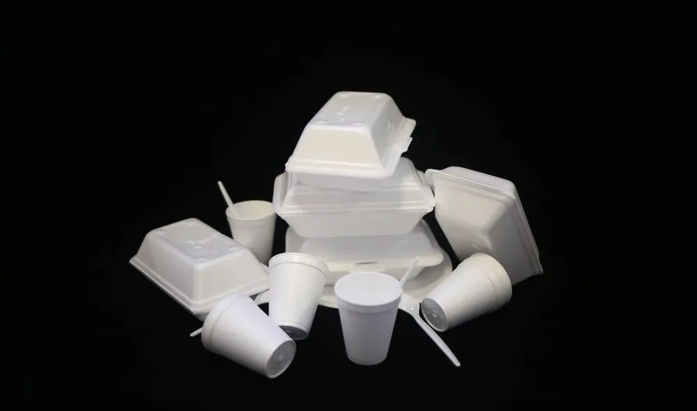 La huella de contaminación que deja el Perú son las toneladas de plástico echadas al mar. El tecnopor abunda como desecho. La huella de contaminación que deja el Perú son las toneladas de plástico echadas al mar. El tecnopor abunda como desecho.