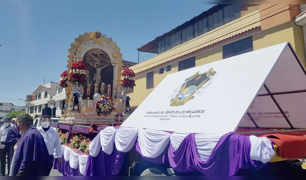 Señor de los Milagros sale en recorrido por calles de Arequipa. Foto: URPI / Wilder Pari Señor de los Milagros sale en recorrido por calles de Arequipa. Foto: URPI / Wilder Pari