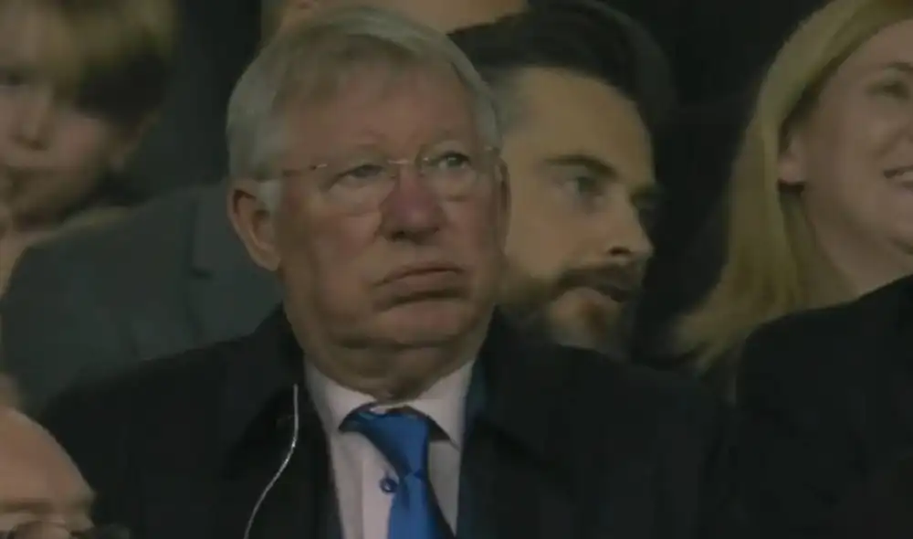 Ferguson viene presencia la goleada histórica que le está propinando Liverpool al Manchester United. Foto: captura video ESPN