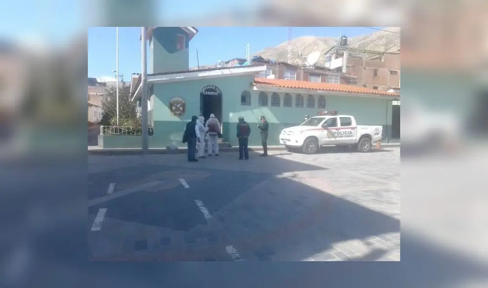 Superior PNP tropieza, cae a barranco y fallece de manera instantánea. Foto: Radio Positiva Carumas Moquegua Superior PNP tropieza, cae a barranco y fallece de manera instantánea. Foto: Radio Positiva Carumas Moquegua