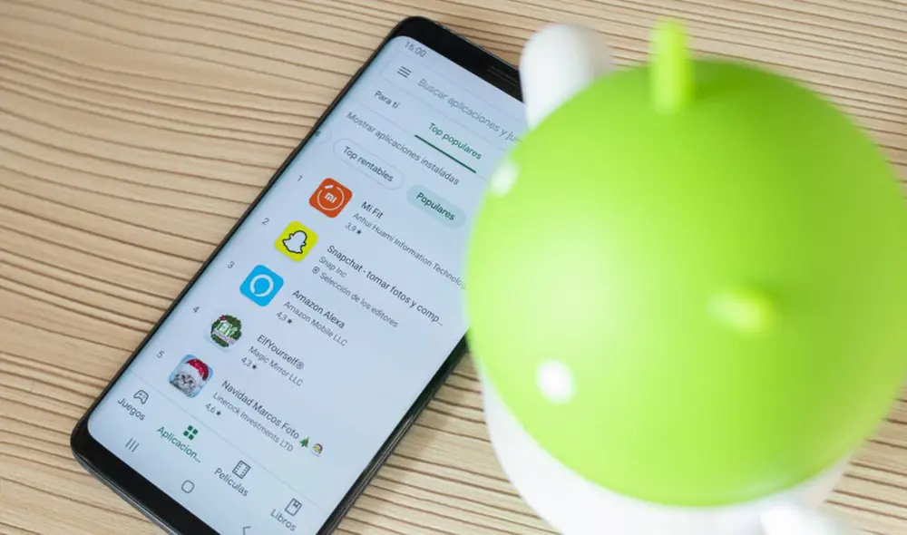 Desarrolladores siguen señalando la pérdida de beneficios y el excesivo control en las tiendas de aplicaciones oficiales. Foto: Xataka Android
