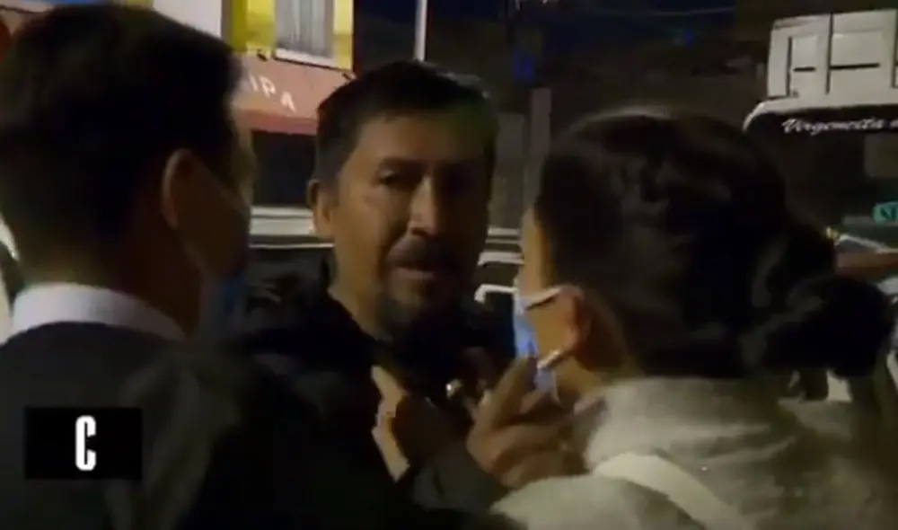 Elmer Cáceres Llica fue detenido en una vivienda del distrito de Miraflores. Foto: Captura Cuarto Poder Elmer Cáceres Llica fue detenido en una vivienda del distrito de Miraflores. Foto: Captura Cuarto Poder